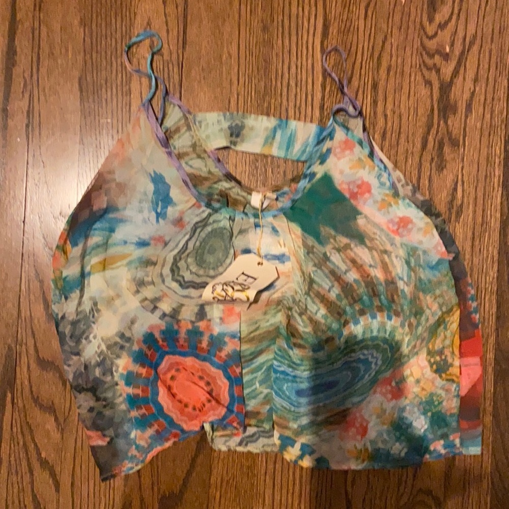NWT Elan flowy crop tank